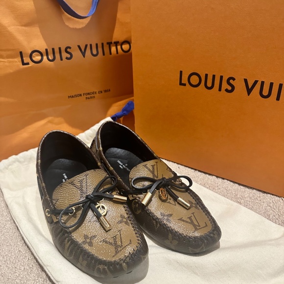 🛍️Louis Vuitton Moccasin🛍️ - Picture 2 of 7